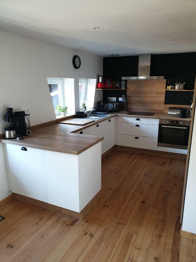 Les Du Raceme Apartment
