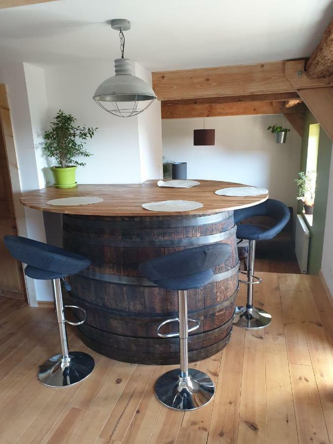 Les Du Raceme Apartment *